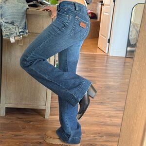 Wrangler Women's Flare & Wide Leg Jeans - Blue
